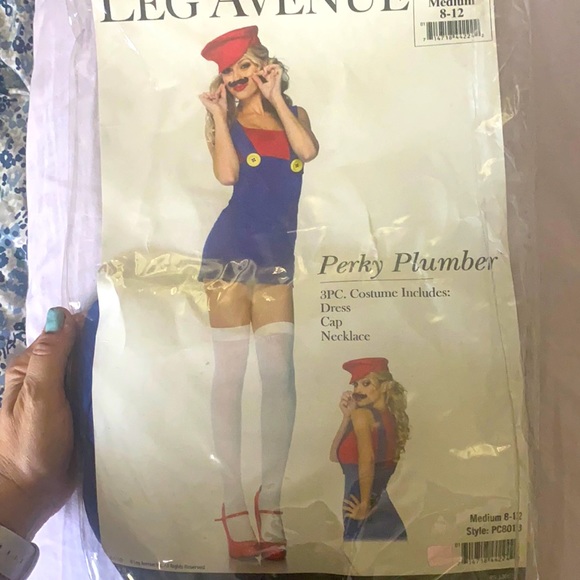 Size Medium, Mario Costume